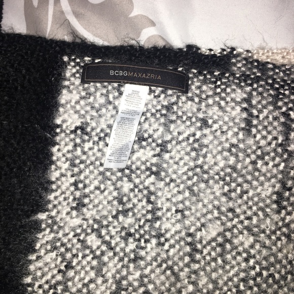 Black and Off White BCBG MaxAzria Scarf - Picture 7 of 8